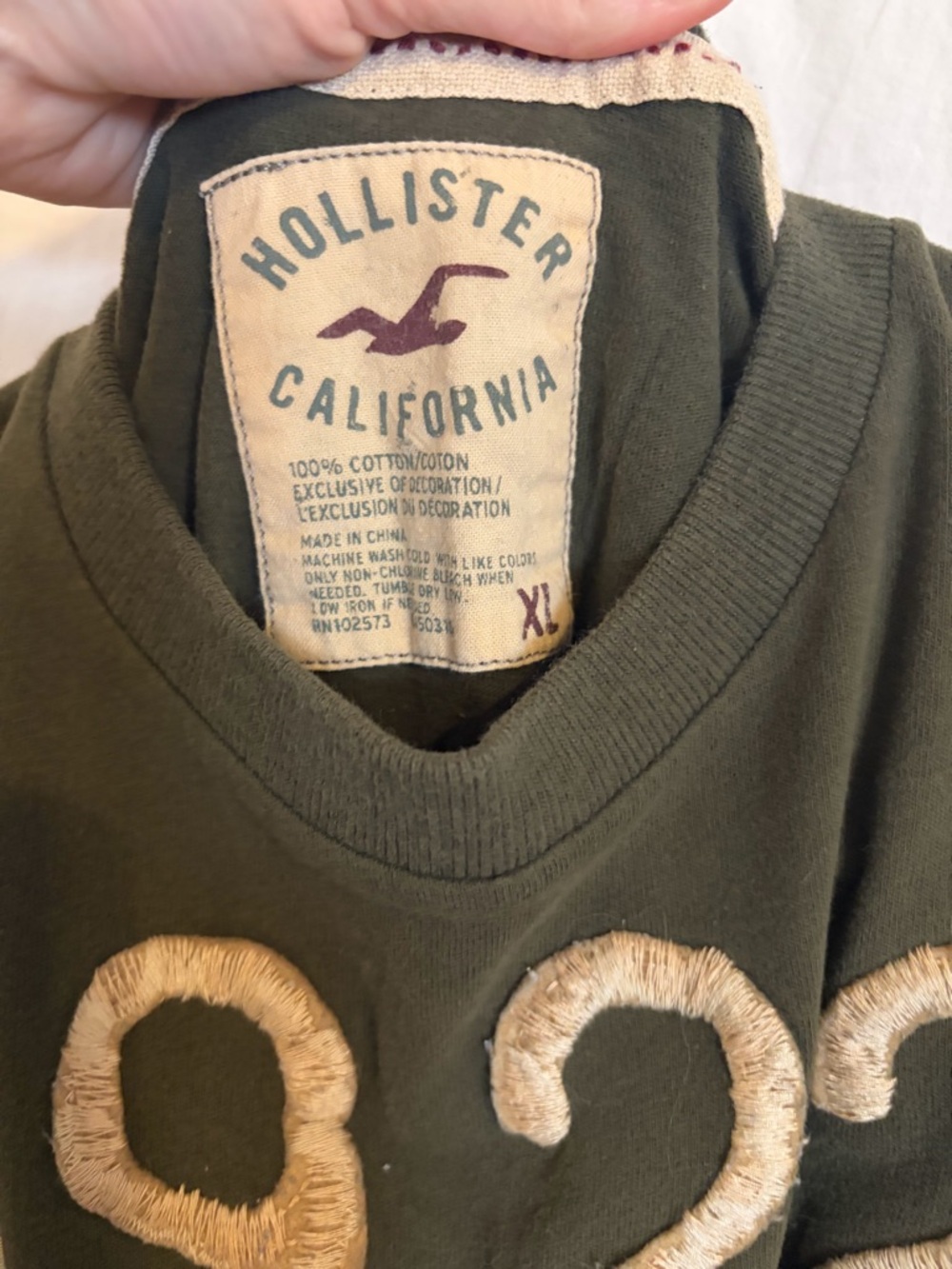 Hollister Men's T-Shirt XL Olive Green Graphic
Casual Tee - Picture 2 of 3